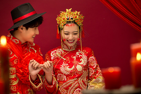 举办中国风婚礼的新人高清图片