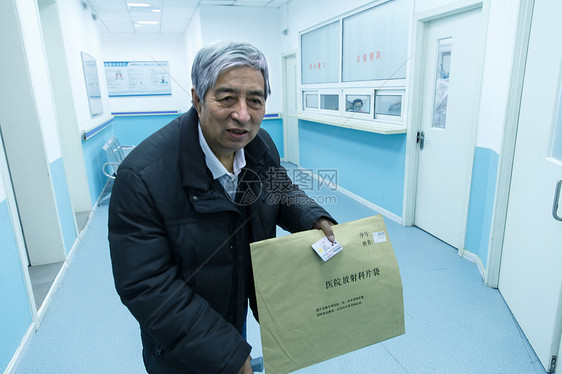 保健东亚社会保障生病的老人在医院图片