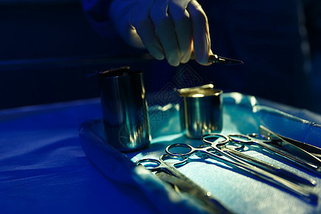 亚洲决心剪刀医生在手术室做手术图片
