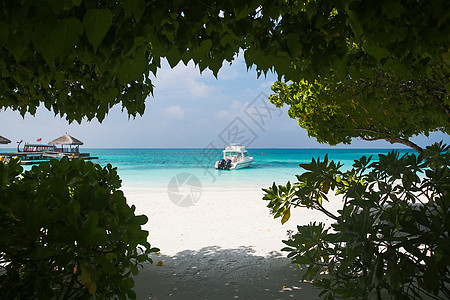 沙滩游艇旅游胜地马尔代夫海景风光图片