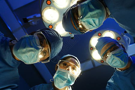 急诊室手术帽权威医务工作者在手术高清图片