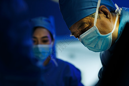 合伙健康保护医务工作者在手术室图片
