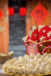主食垂直构图除夕春节包饺子图片