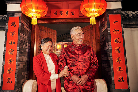 70多岁过年亚洲人老年夫妇过新年图片