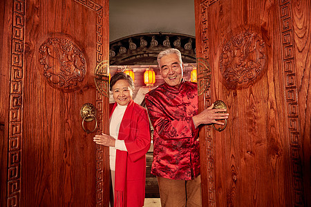传统服装传统文化60多岁老年夫妇过新年图片