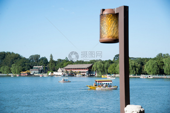户外亭台楼阁附带的北京北海公园图片