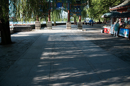 无人无法辨认的人附带的北京北海公园图片