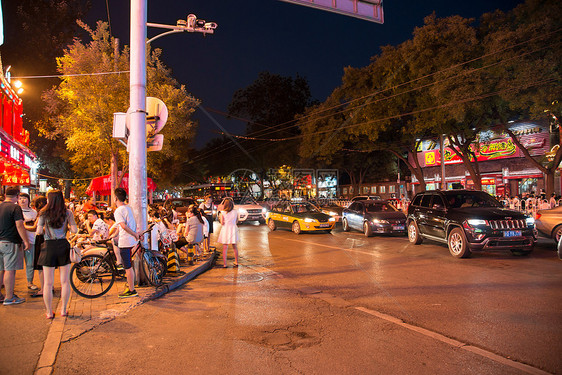 传统文化照亮夜生活北京街市夜景图片