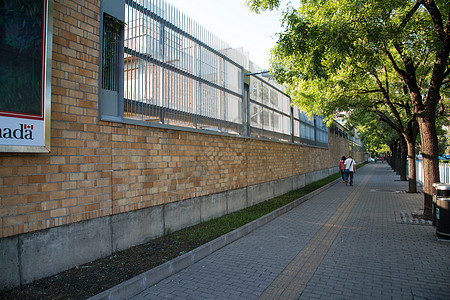 绿色无人高层建筑北京三里屯街景图片