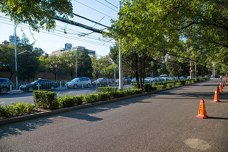 城市道路白昼水平构图北京三里屯街景图片