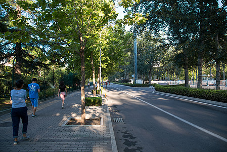 绿色国内著名景点旅游目的地北京三里屯街景图片