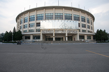 阴天公路地面北京工人体育馆图片
