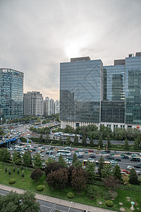 北京市区的街道和建筑物图片