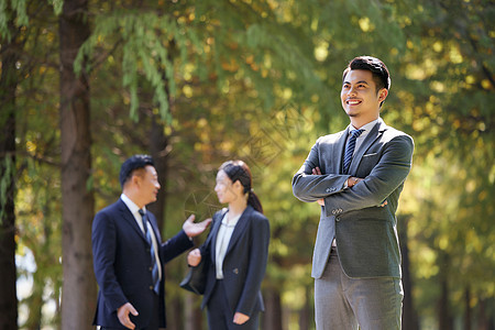 商务人士户外形象图片