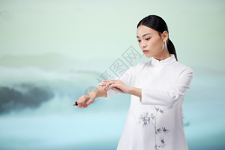 国风美女手拿棋子图片