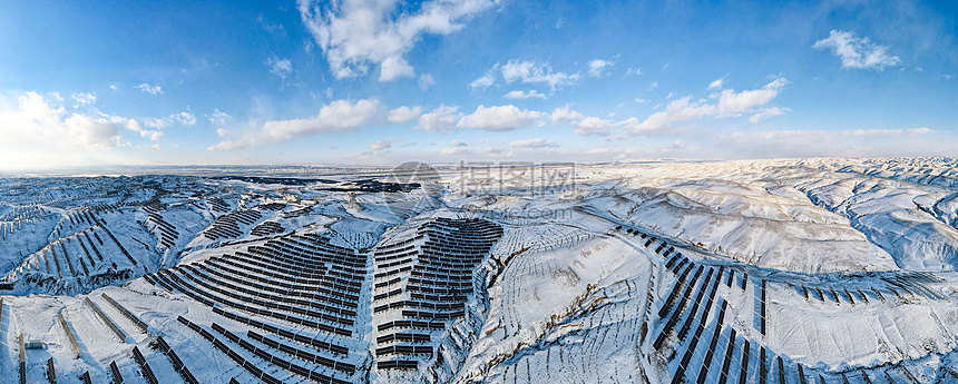 内蒙古光伏电站冬季雪景图片