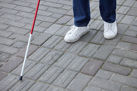 牵手走世界盲人外出走盲道特写背景