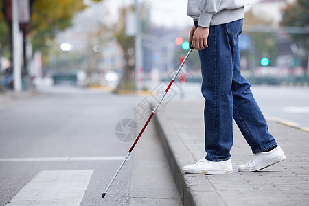 盲人行路图片_盲人行路素材_盲人行路高清图片_摄图网图片下载