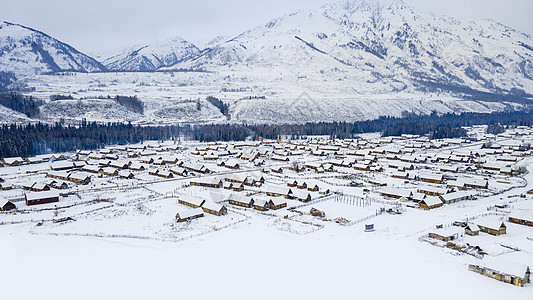 新疆冬季禾木景区冬日风光背景图片