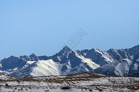 川西冬季雪山风光图片