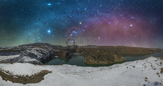 陕西波浪谷冬季雪景星空图片