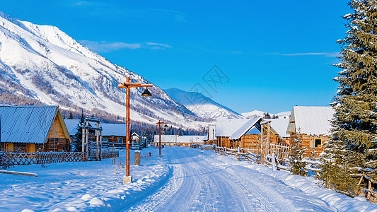 新疆喀纳斯禾木古村落雪景图片