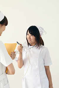 两个护士讨论形象图片