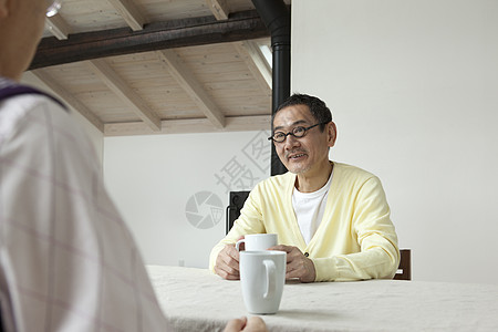 下午茶时间老年人喝茶聊天图片