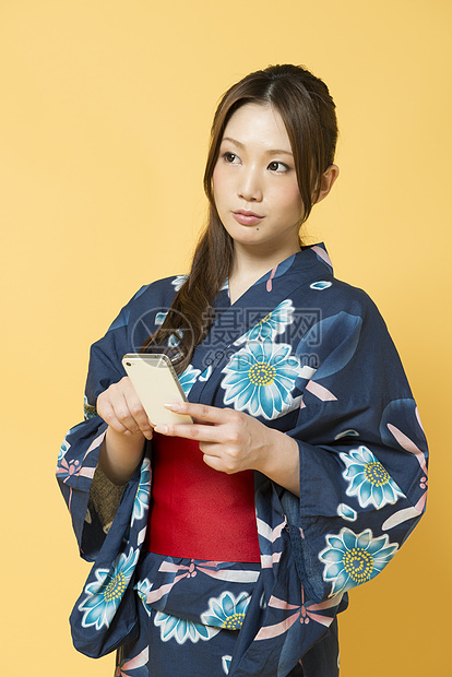 女生穿着日式服装图片