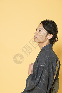 日本男性穿着和服图片