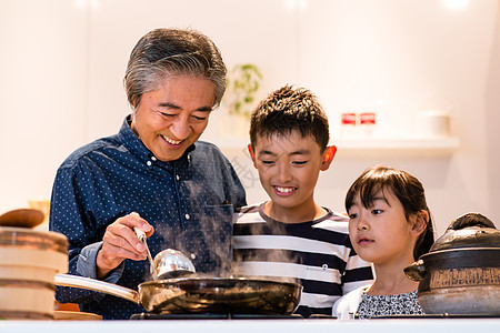 炖住宅的愉快孩子小孩食物图片