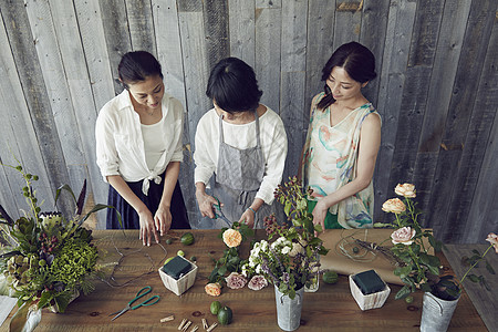 插花园艺老师和学生图片