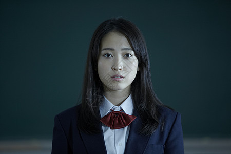 年轻日本女学生形象图片