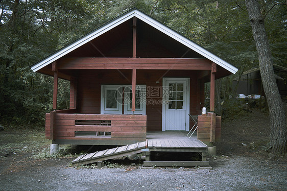 休假复古门在山上的小屋图片