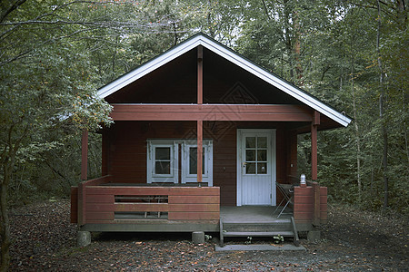 寒冷走廊避暑胜地在山上的小屋图片