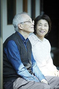 一对老夫妇的幸福生活图片