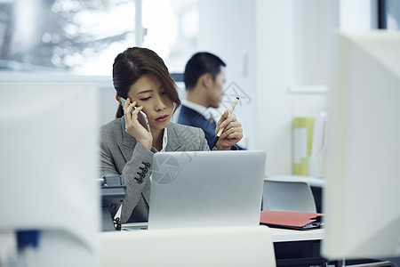 经济职业女性疲惫打电话图片