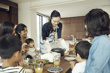 家庭主妇们的聚会聚餐图片