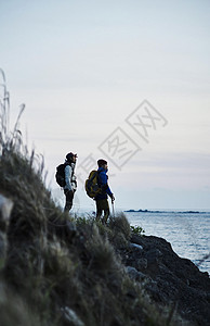 背包爬山男人徒步旅行背景