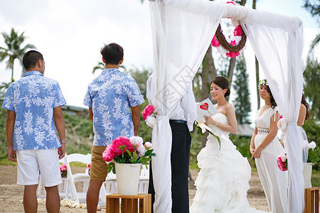 瓦胡岛亚洲海新娘告诉新郎的消息图片