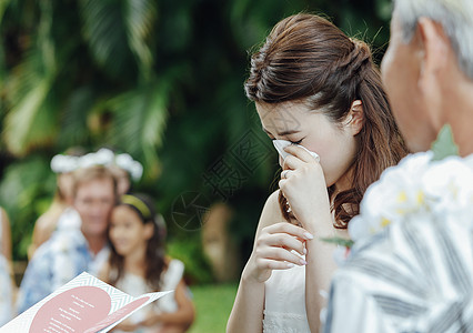 婚礼上哭泣的新娘图片素材