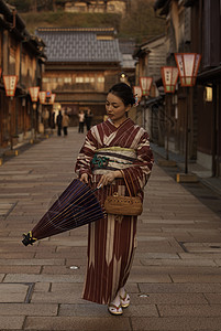 穿和服的美女形象图片