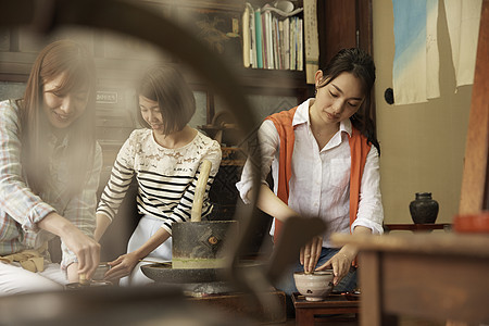 旅游茶磨经验的女人图片