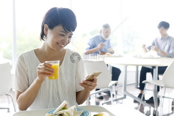 员工食堂餐厅就餐形象图片