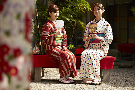 在古都度假景点旅行的日本妇女图片