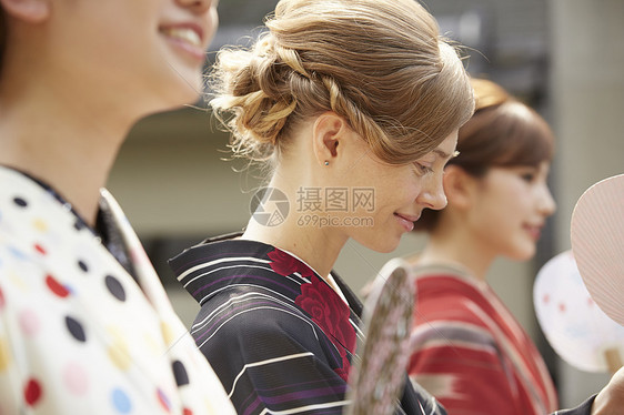 外国妇女在日本古都旅行图片