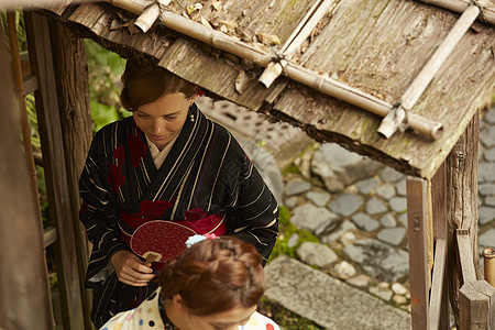 外国妇女和日本妇女在古都旅行图片