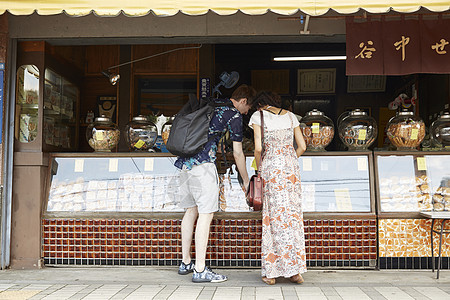 外国游客在东京旅游观光图片