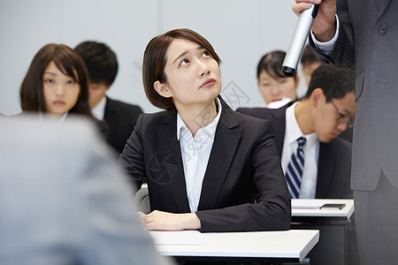 开会的职场女性图片