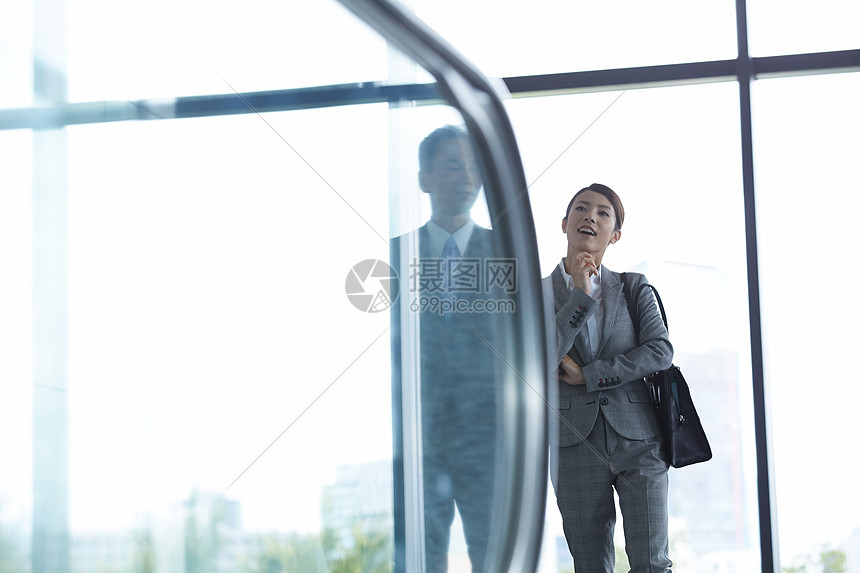 办公通勤商务人士高清图片下载-正版图片502036313-摄图网